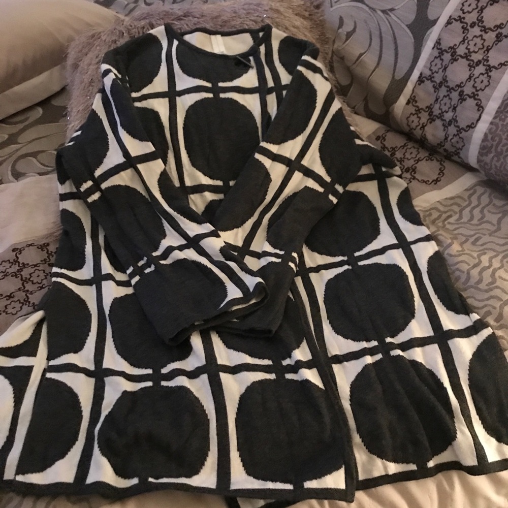 Marla Wynne Sweater Topper